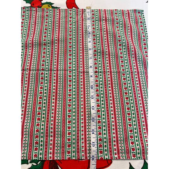 Christmas Bric Brac cloth Napkins Set of 4 - Picture 6 of 6